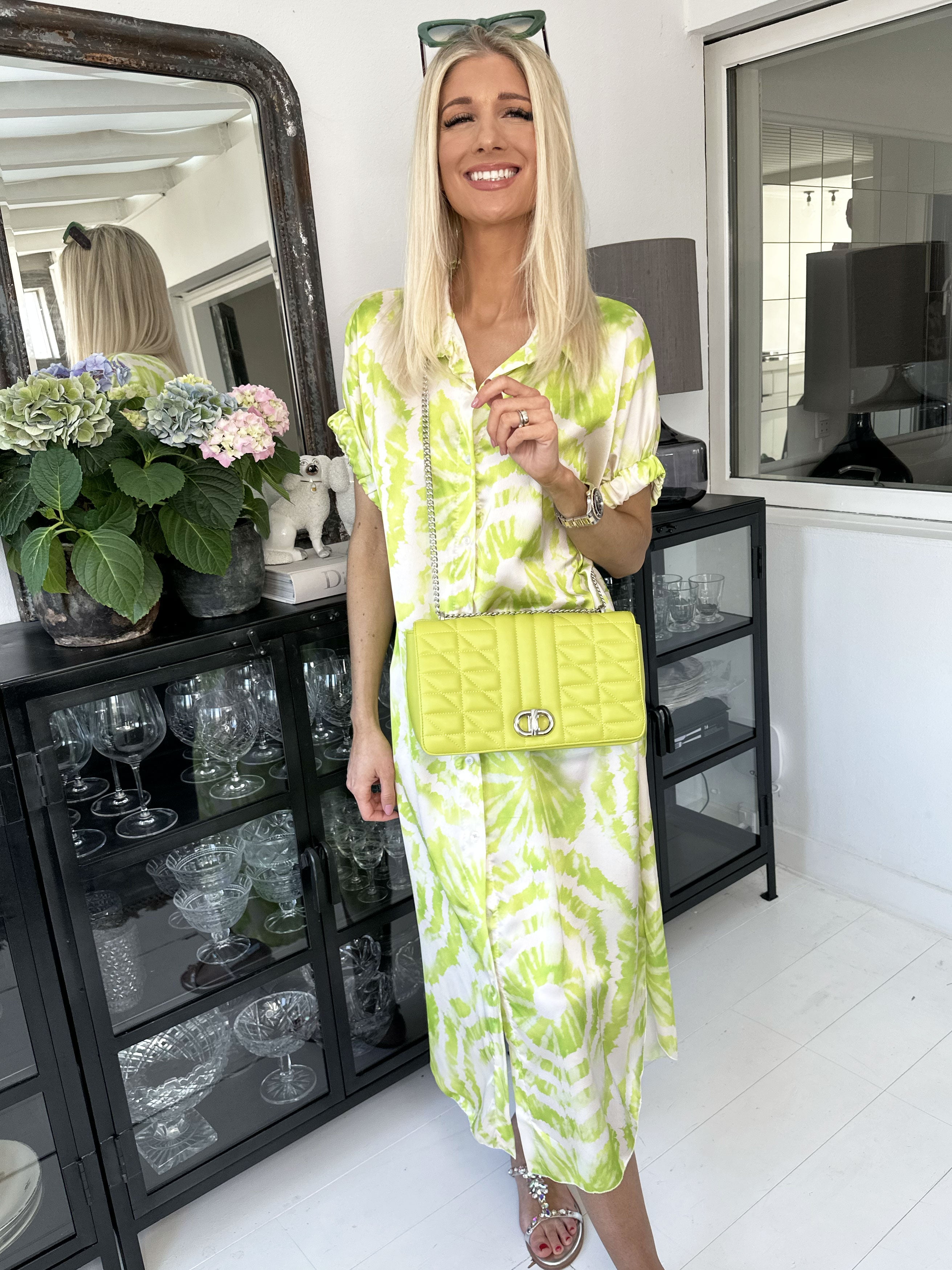 Erin - Skjortklänning med knappar och batikmönster - Lime green